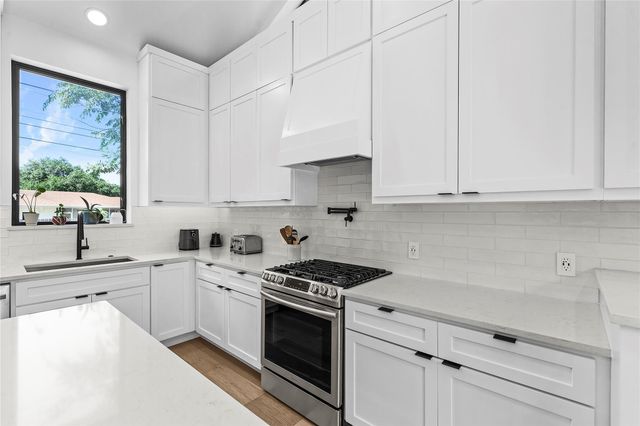 2216 Lindell Ave 2, Austin, TX 78704