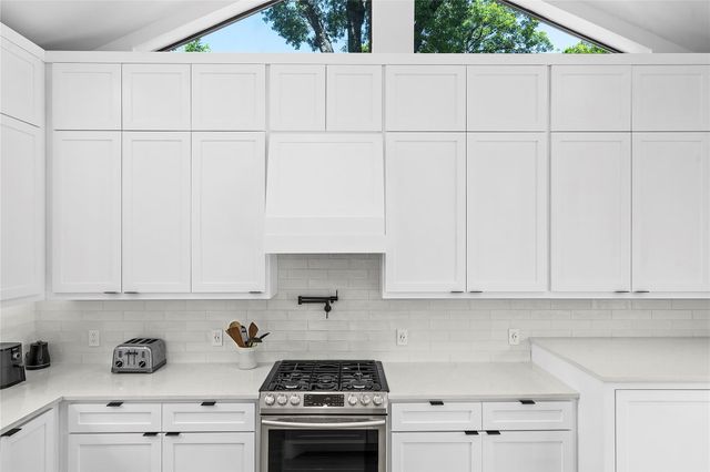 2216 Lindell Ave 2, Austin, TX 78704