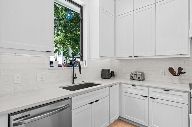 2216 Lindell Ave 2, Austin, TX 78704