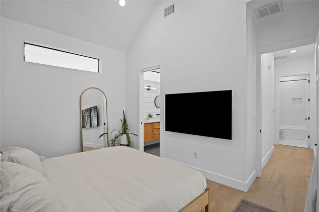 2216 Lindell Ave 2, Austin, TX 78704