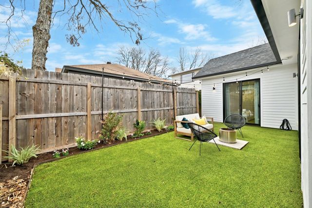 2216 Lindell Ave 2, Austin, TX 78704
