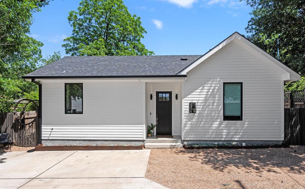 2216 Lindell Ave 2, Austin, TX 78704