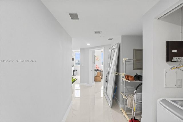 19501 W Country Club Dr 1904, Aventura, FL 33180