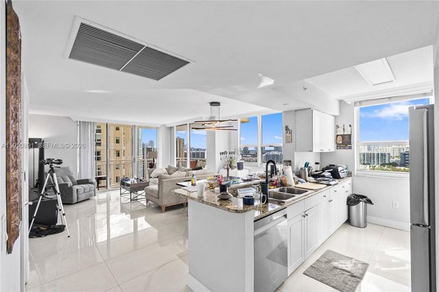 19501 W Country Club Dr 1904, Aventura, FL 33180