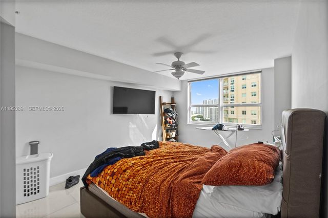 19501 W Country Club Dr 1904, Aventura, FL 33180