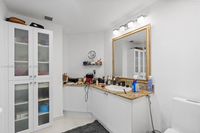 19501 W Country Club Dr 1904, Aventura, FL 33180