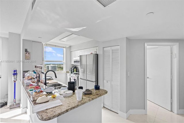 19501 W Country Club Dr 1904, Aventura, FL 33180