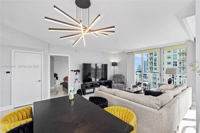 19501 W Country Club Dr 1904, Aventura, FL 33180