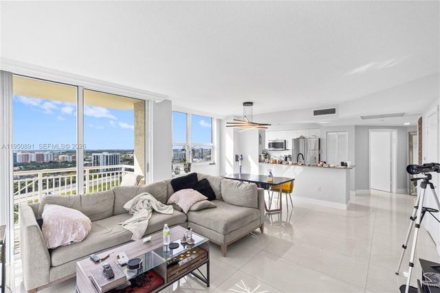 19501 W Country Club Dr 1904, Aventura, FL 33180