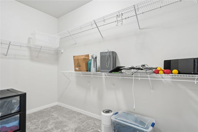 916 Summit Ct, Tiffin, IA 52340