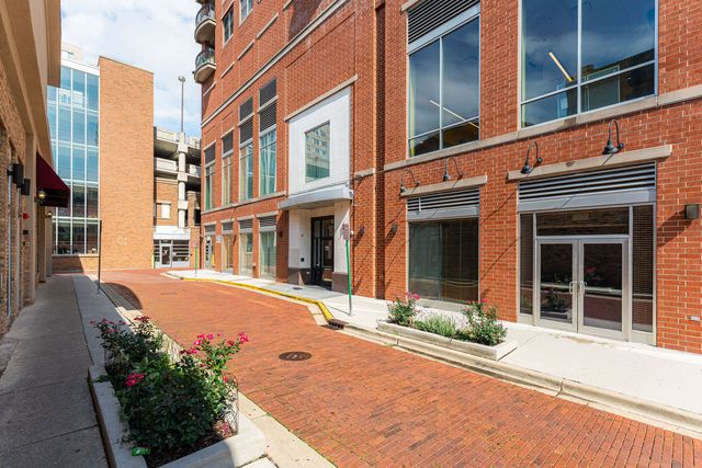 1124 Lake Street 411, Oak Park, IL 60301