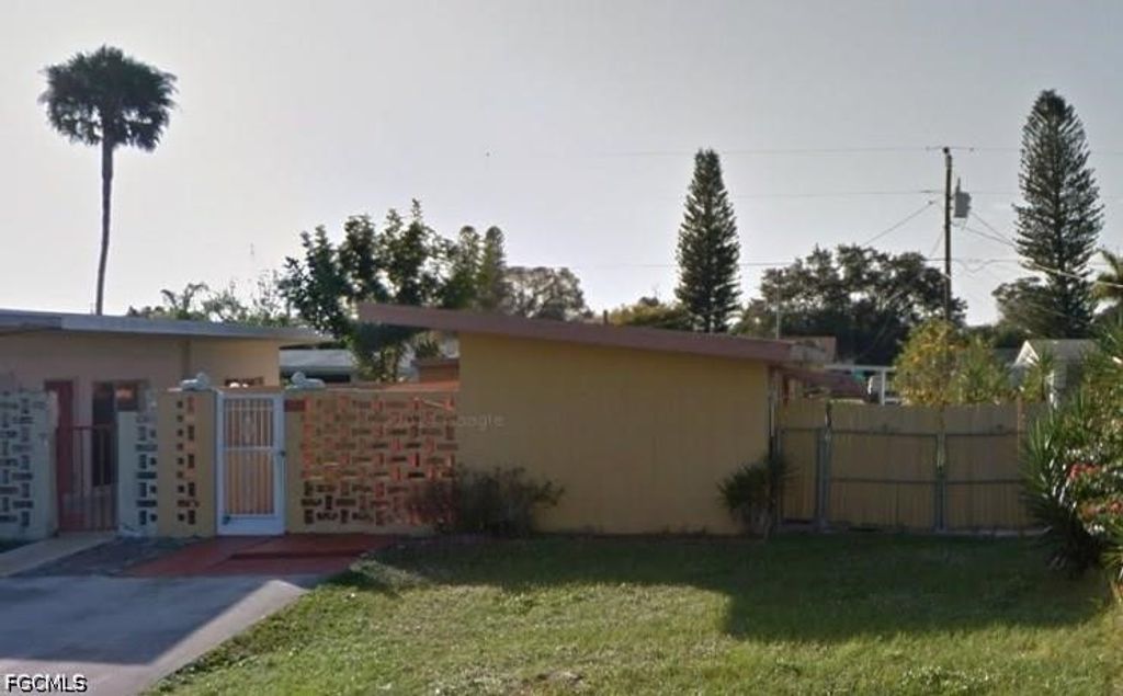 1104 Westminster ST W, Lehigh Acres, FL 33936