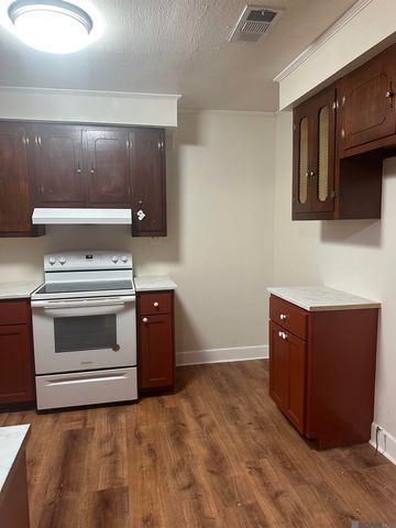 9161 Meadowood St, Baton Rouge, LA 70815