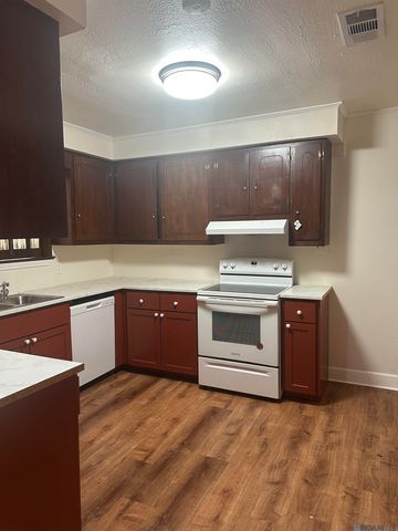 9161 Meadowood St, Baton Rouge, LA 70815