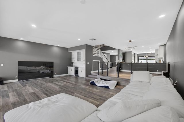 2435 PRESIDENTIAL Way G, West Palm Beach, FL 33401
