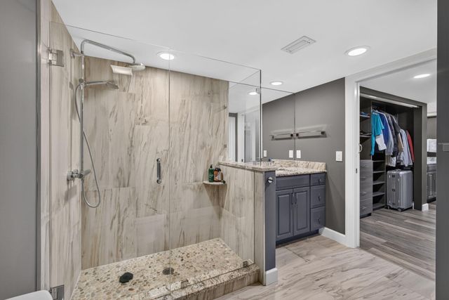 2435 PRESIDENTIAL Way G, West Palm Beach, FL 33401