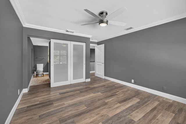 2435 PRESIDENTIAL Way G, West Palm Beach, FL 33401
