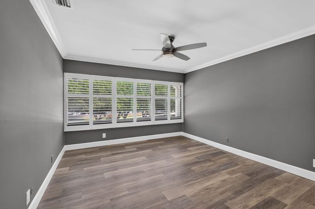 2435 PRESIDENTIAL Way G, West Palm Beach, FL 33401