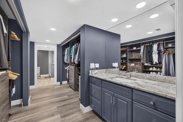 2435 PRESIDENTIAL Way G, West Palm Beach, FL 33401