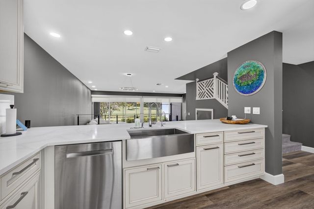 2435 PRESIDENTIAL Way G, West Palm Beach, FL 33401