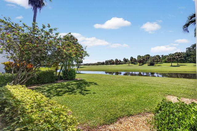 2435 PRESIDENTIAL Way G, West Palm Beach, FL 33401