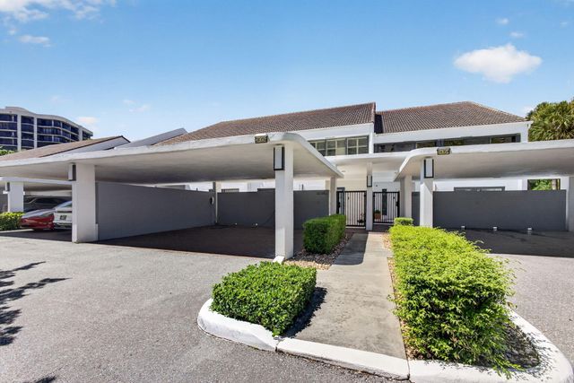 2435 PRESIDENTIAL Way G, West Palm Beach, FL 33401