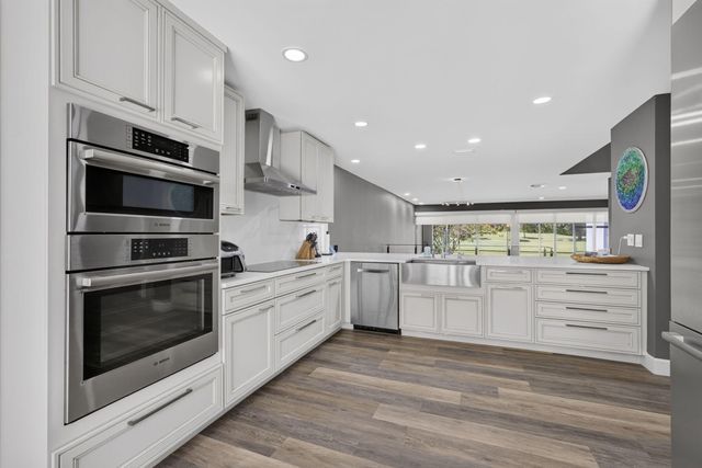 2435 PRESIDENTIAL Way G, West Palm Beach, FL 33401