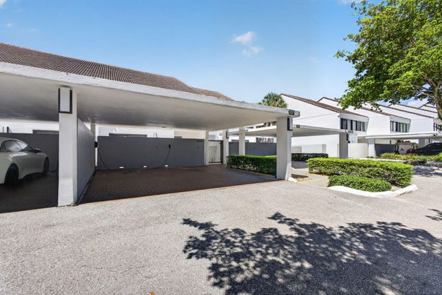 2435 PRESIDENTIAL Way G, West Palm Beach, FL 33401