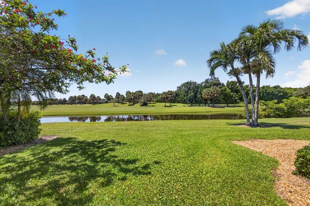 2435 PRESIDENTIAL Way G, West Palm Beach, FL 33401
