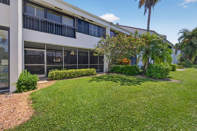 2435 PRESIDENTIAL Way G, West Palm Beach, FL 33401