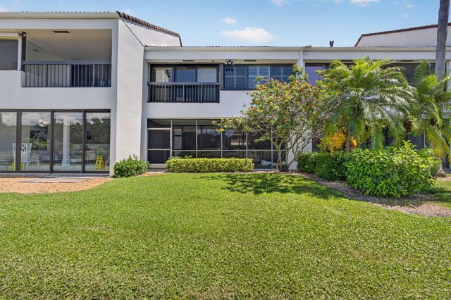 2435 PRESIDENTIAL Way G, West Palm Beach, FL 33401