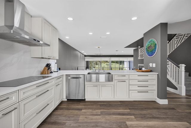 2435 PRESIDENTIAL Way G, West Palm Beach, FL 33401
