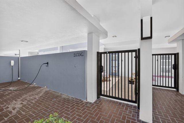 2435 PRESIDENTIAL Way G, West Palm Beach, FL 33401