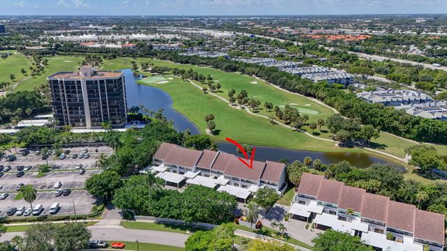 2435 PRESIDENTIAL Way G, West Palm Beach, FL 33401