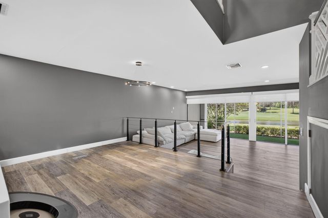 2435 PRESIDENTIAL Way G, West Palm Beach, FL 33401