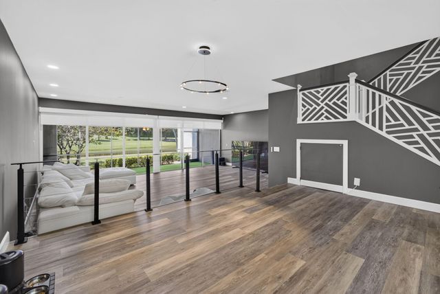 2435 PRESIDENTIAL Way G, West Palm Beach, FL 33401
