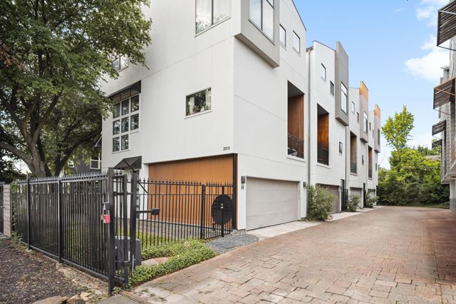 2010 Blodgett Street G, Houston, TX 77004