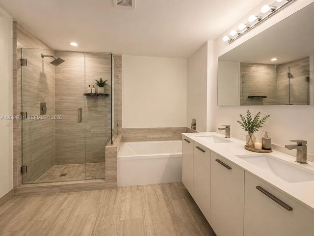 1300 Brickell Bay Drive 1904, Miami, FL 33131
