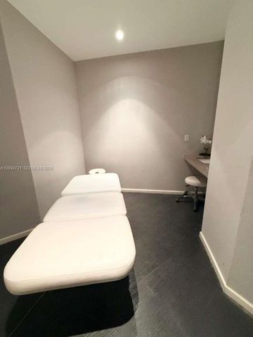 1300 Brickell Bay Drive 1904, Miami, FL 33131