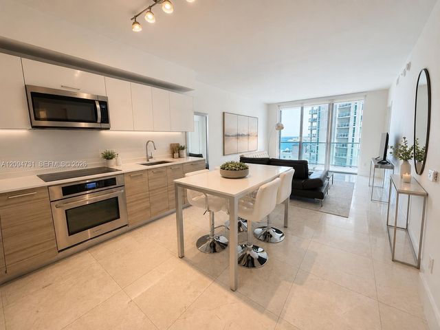 1300 Brickell Bay Drive 1904, Miami, FL 33131