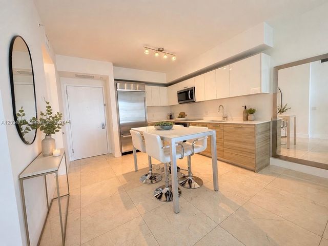 1300 Brickell Bay Drive 1904, Miami, FL 33131