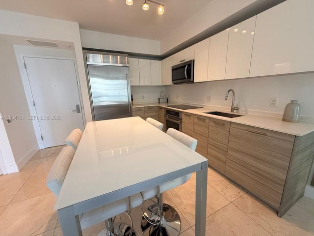 1300 Brickell Bay Drive 1904, Miami, FL 33131