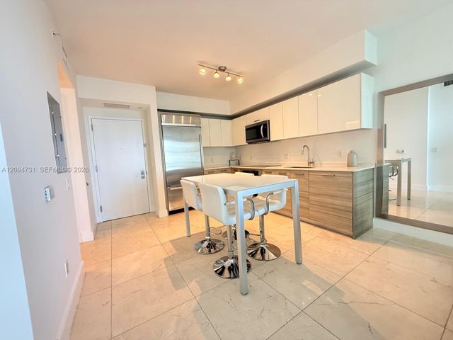 1300 Brickell Bay Drive 1904, Miami, FL 33131