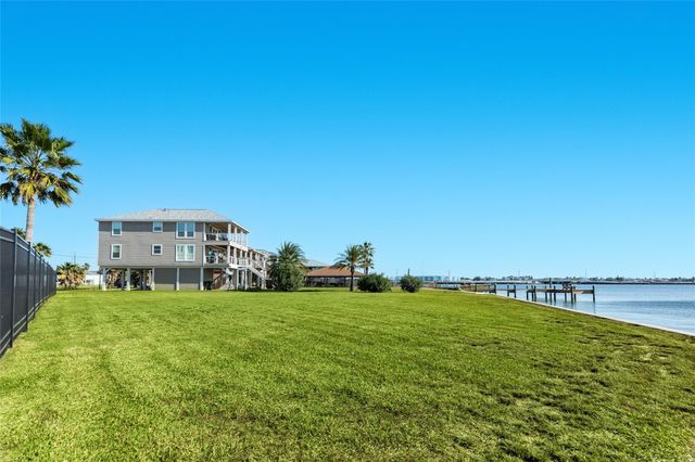 6319 Avenue L, Galveston, TX 77551