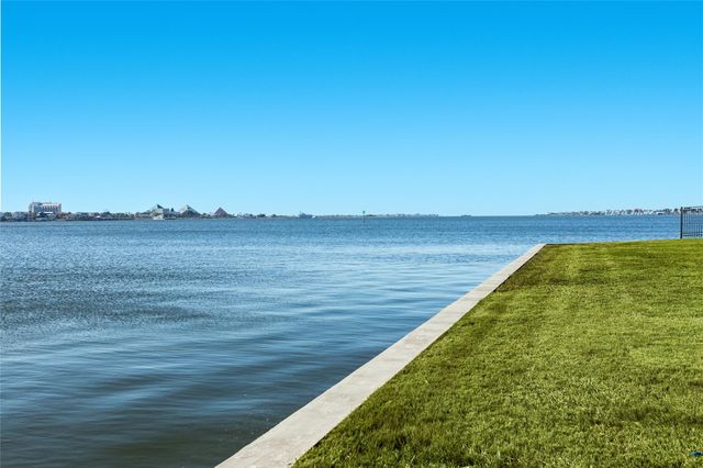 6319 Avenue L, Galveston, TX 77551