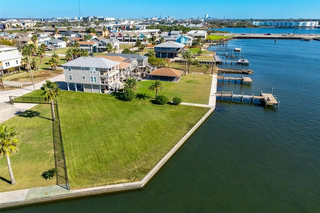 6319 Avenue L, Galveston, TX 77551