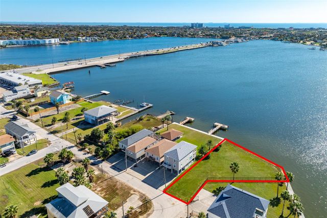 6319 Avenue L, Galveston, TX 77551