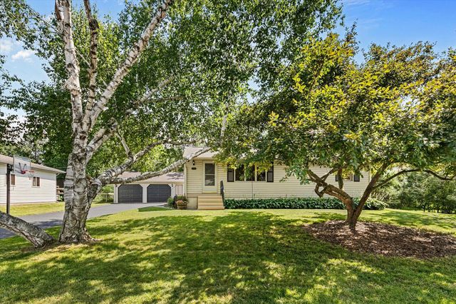 736 Lasso Lane, Eagan, MN 55123