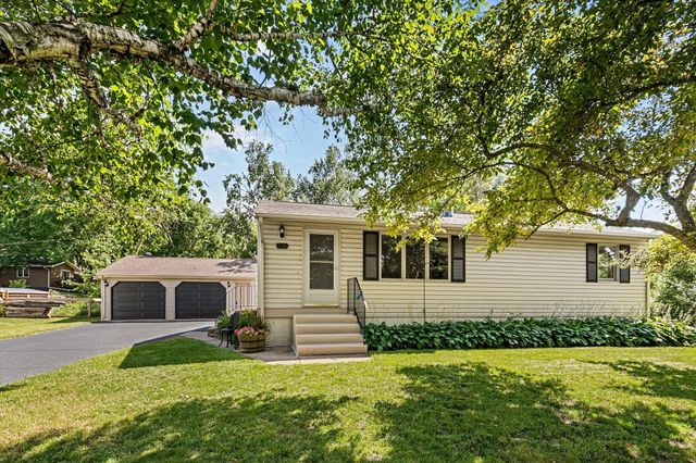 736 Lasso Lane, Eagan, MN 55123