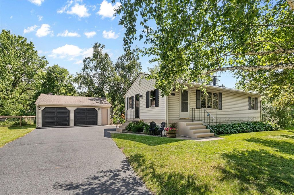 736 Lasso Lane, Eagan, MN 55123